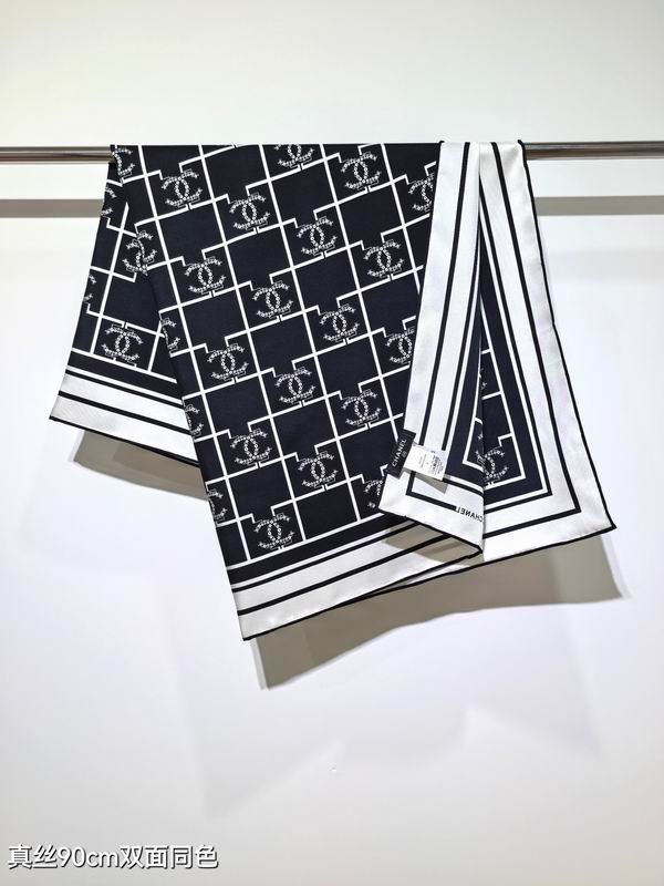 Chanel silk scarf 90X90cm E030149